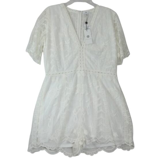 Socialite Woman's Ivory Crochet Lace Shorts Jumper‎ Lined Zip Resort Wear Sz XXL - Picture 1 of 10